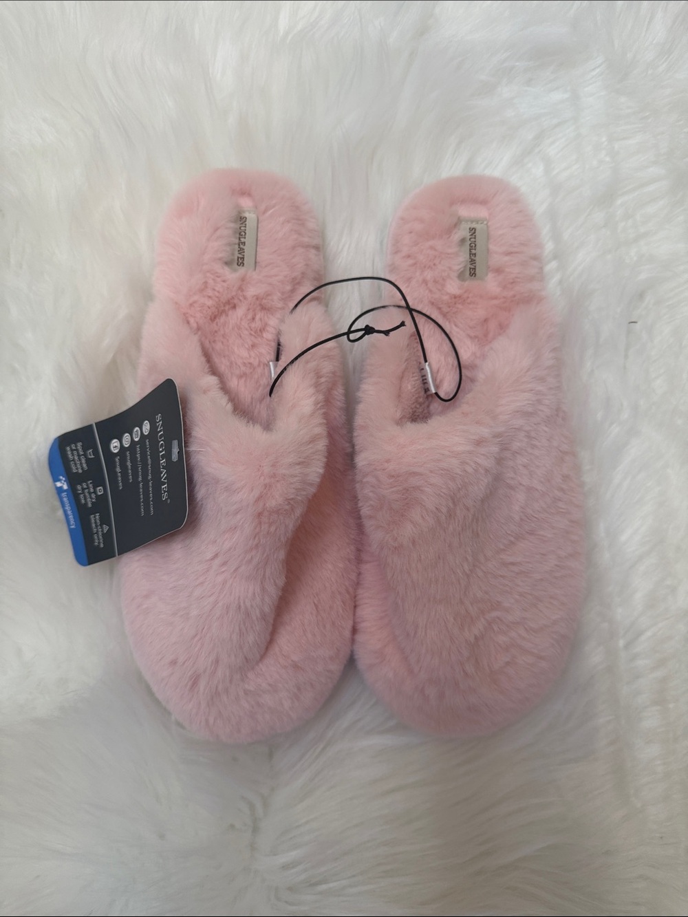 NWT Snugleaves Memory Foam Slippers